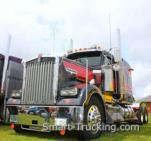 Red Black Kenworth W900 Rig
